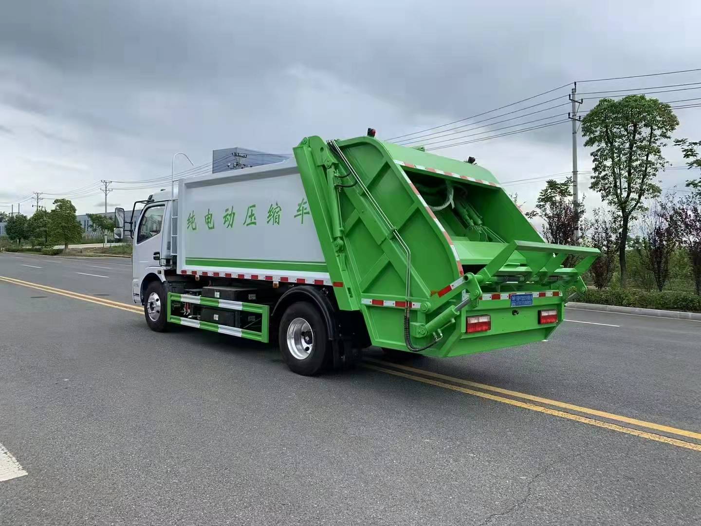 8方东风凯普特纯电动压缩垃圾车