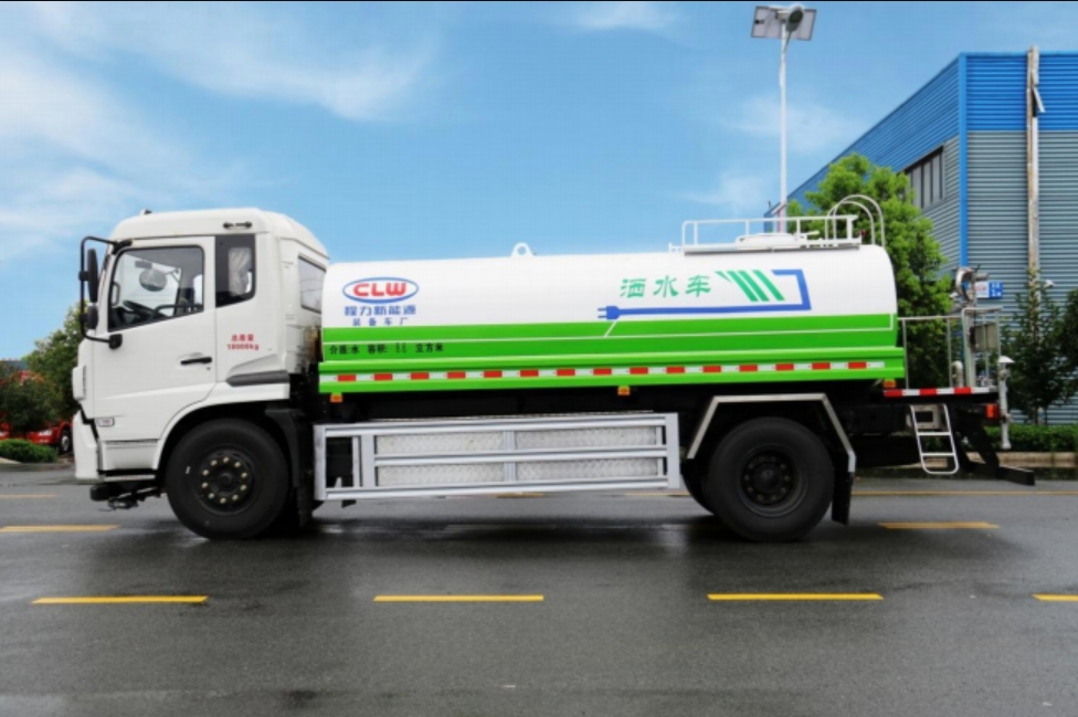 东风天锦CL5182GSSBEV 型纯电动洒水车