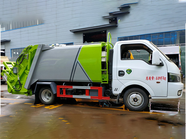 途逸3.5方压缩垃圾车